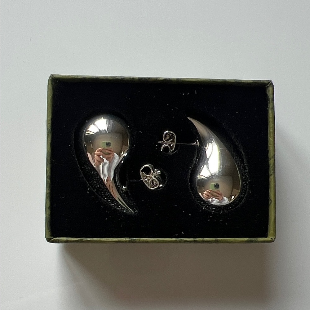 Brand New Silver Teardrop Earrings